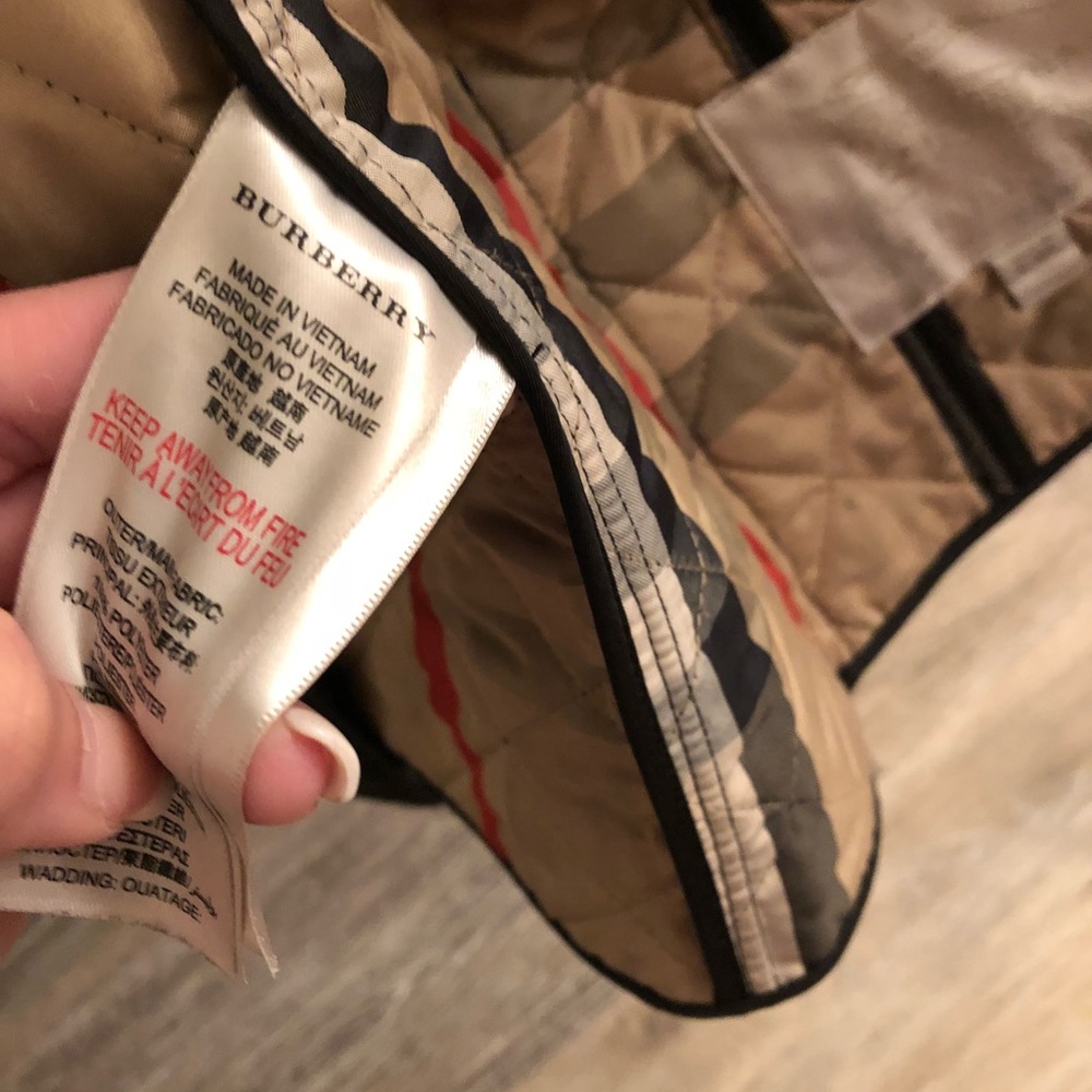 Classic Burberry quilted jacket - Picture 5 of 8
